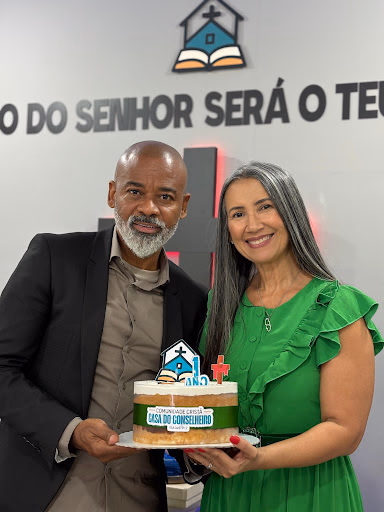 Bispo Willians Cesario e Pastora Márcia Cesario, liderança pastoral da Igreja Casa do Conselheiro